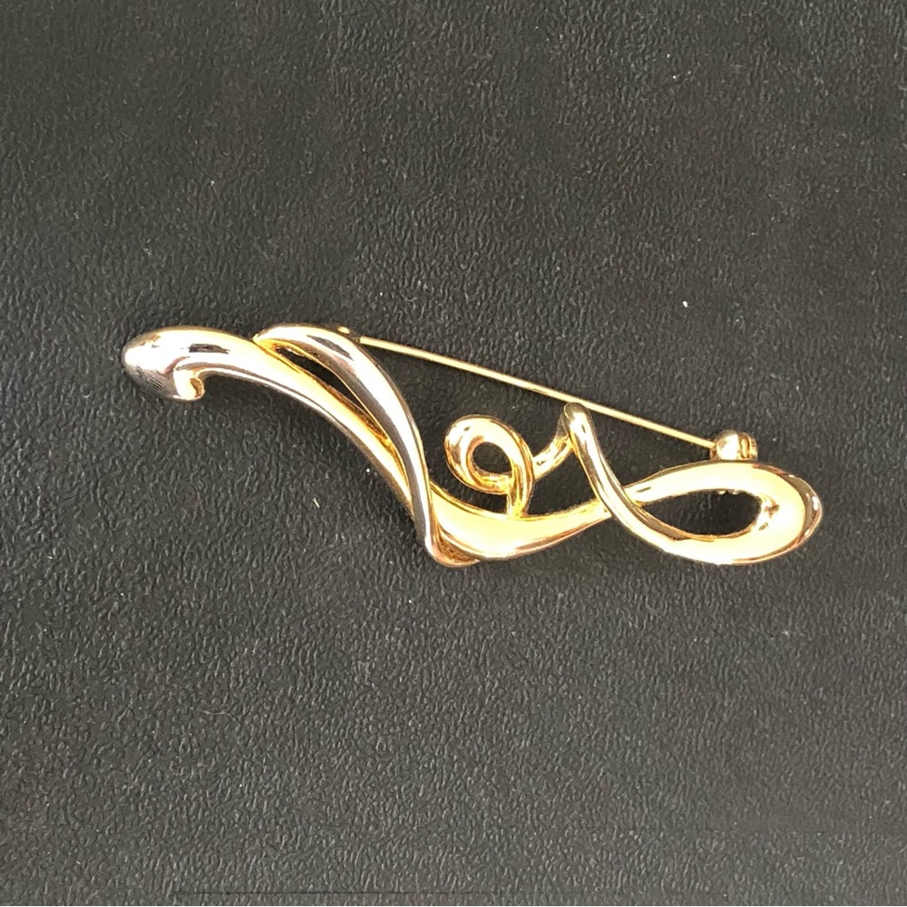 3/$20 Elegant Gold Tone Brooch Pin